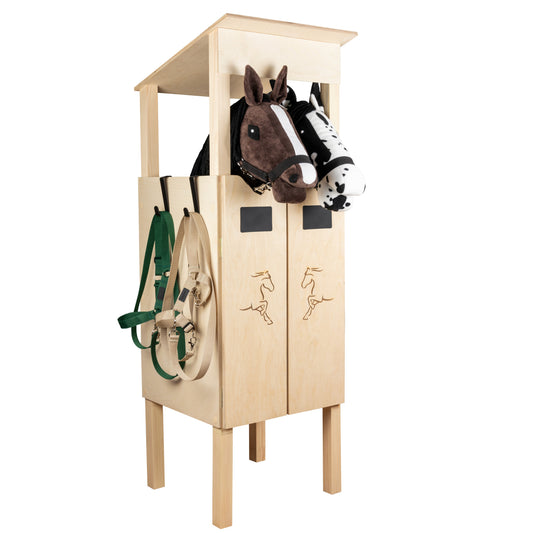 Handgefertigter Holzstall